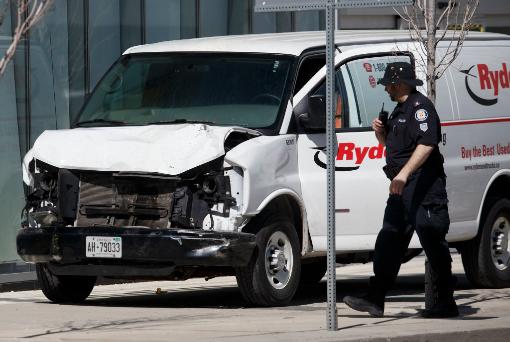 Policía confirma 9 muertos y 16 heridos atropellamiento Toronto