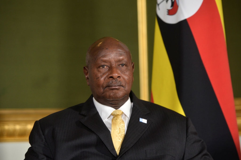 Presidente de Uganda intenta prohibir el sexo oral en su país