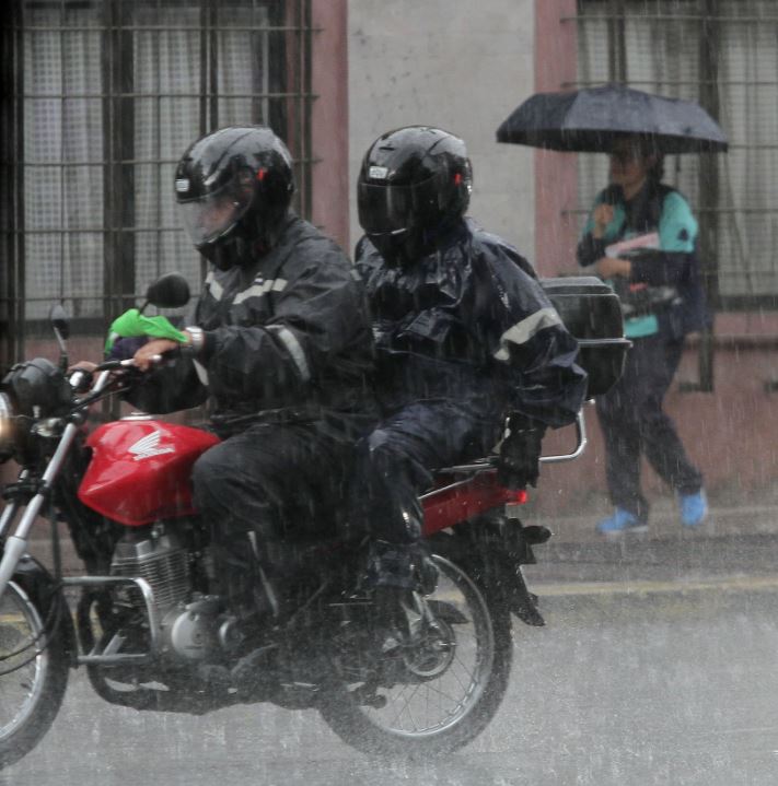 Pronostican altas temperaturas en 27 entidades y lluvias en gran parte de México