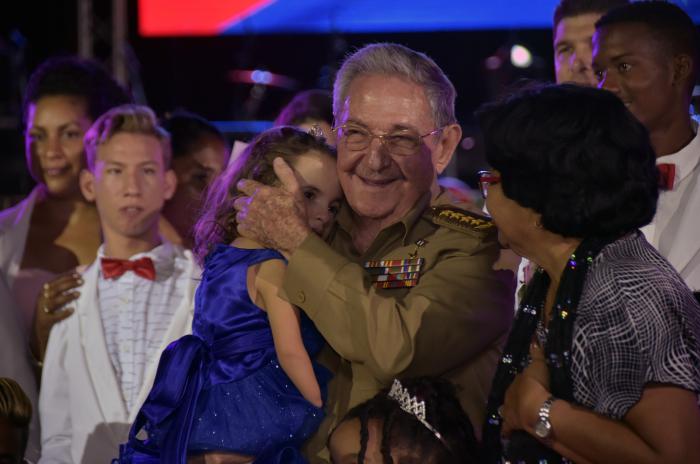Raúl Castro celebra adolescentes antes dejar Presidencia Cuba