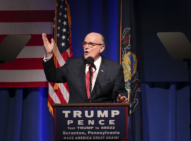 Rudolph Giuliani se suma equipo legal Donald Trump