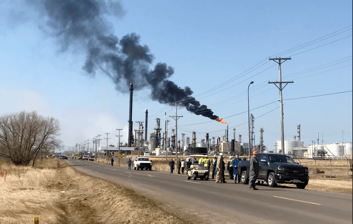 Se registra explosión en refinería de Wisconsin, EU