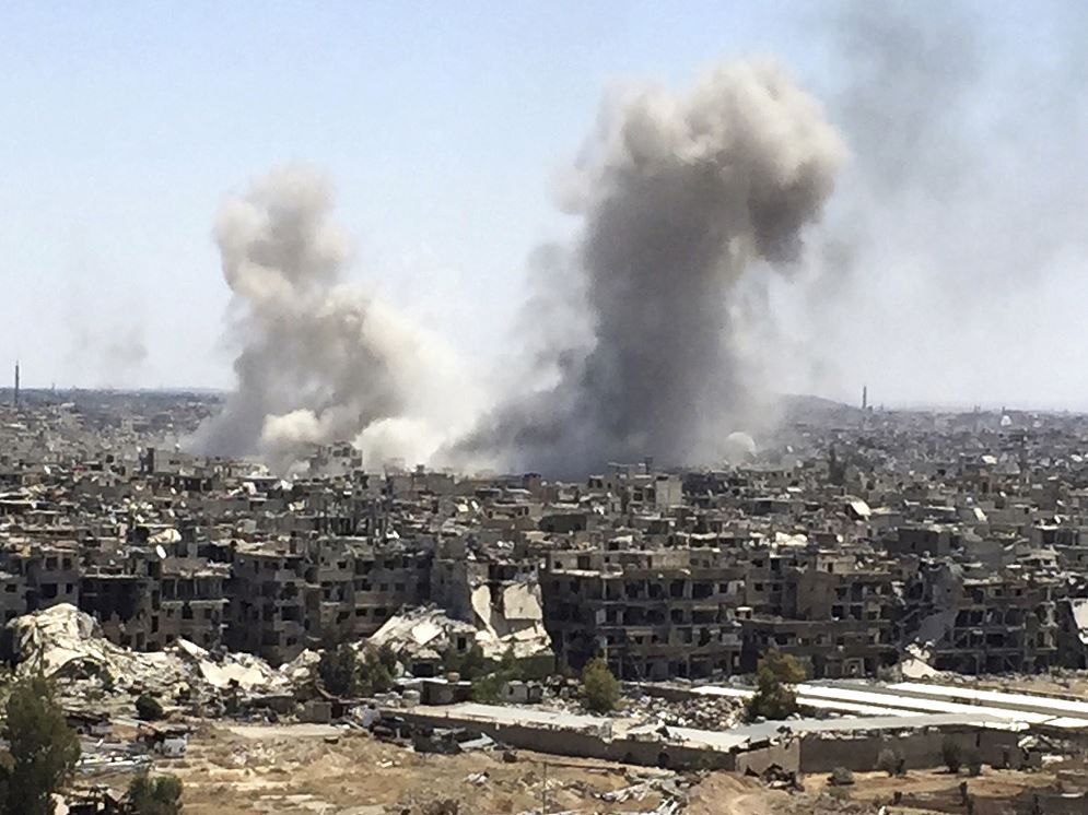 Fuerzas sirias continúan avanzando en zonas controladas por EI en Damasco