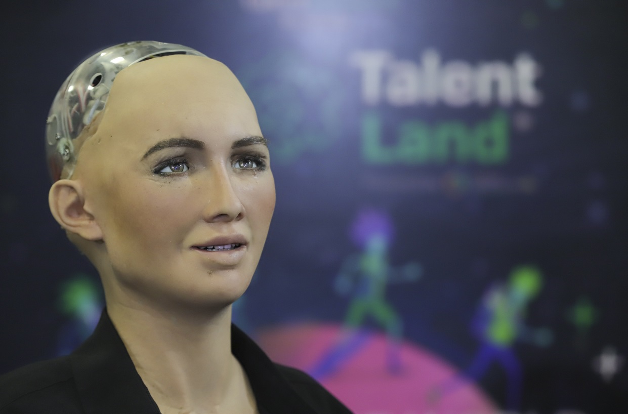México ha hecho grandes contribuciones al mundo, asegura robot Sophia en Talent Land 2018