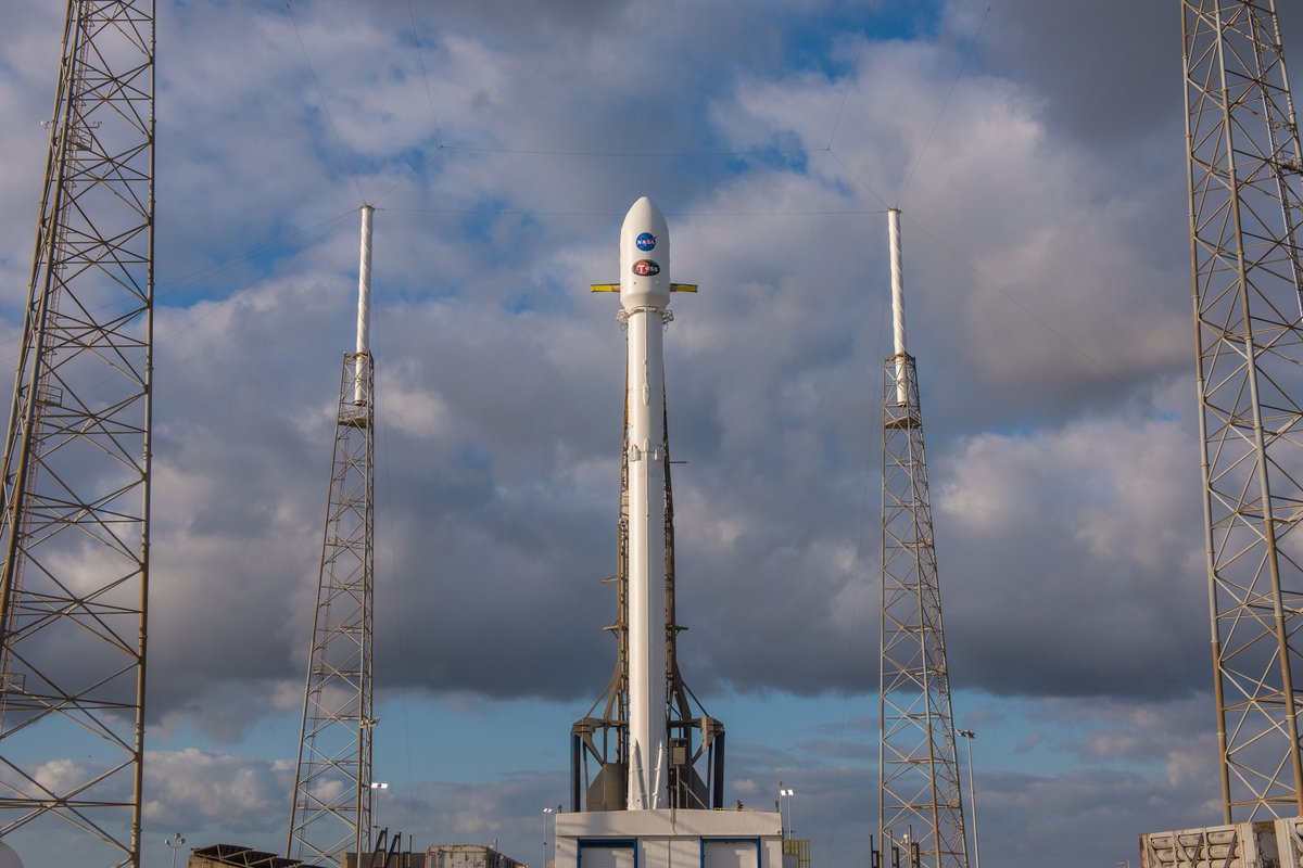SpaceX tiene todo listo lanzar nuevo cazaplanetas NASA