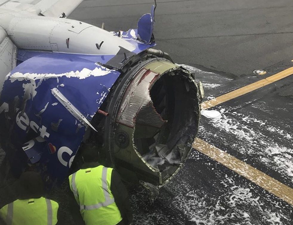 Avión aterriza de emergencia por problema con motor en Philadelphia