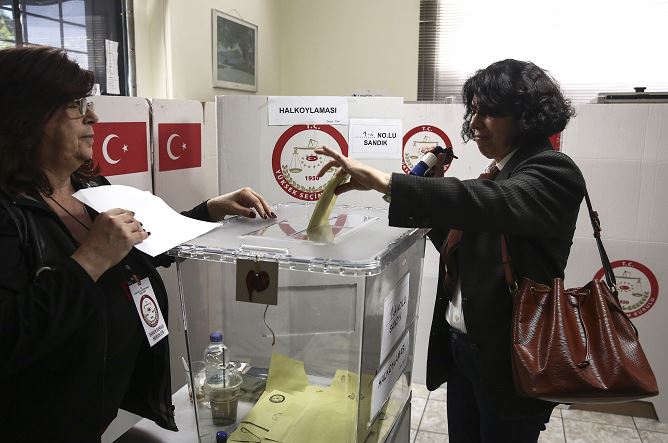 Parlamento de Turquía aprueba las elecciones anticipadas del 24 junio