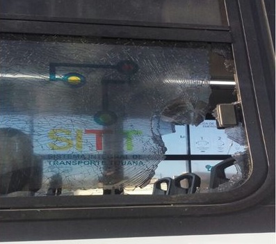 vandalizan camiones de transporte publico en tijuana baja california