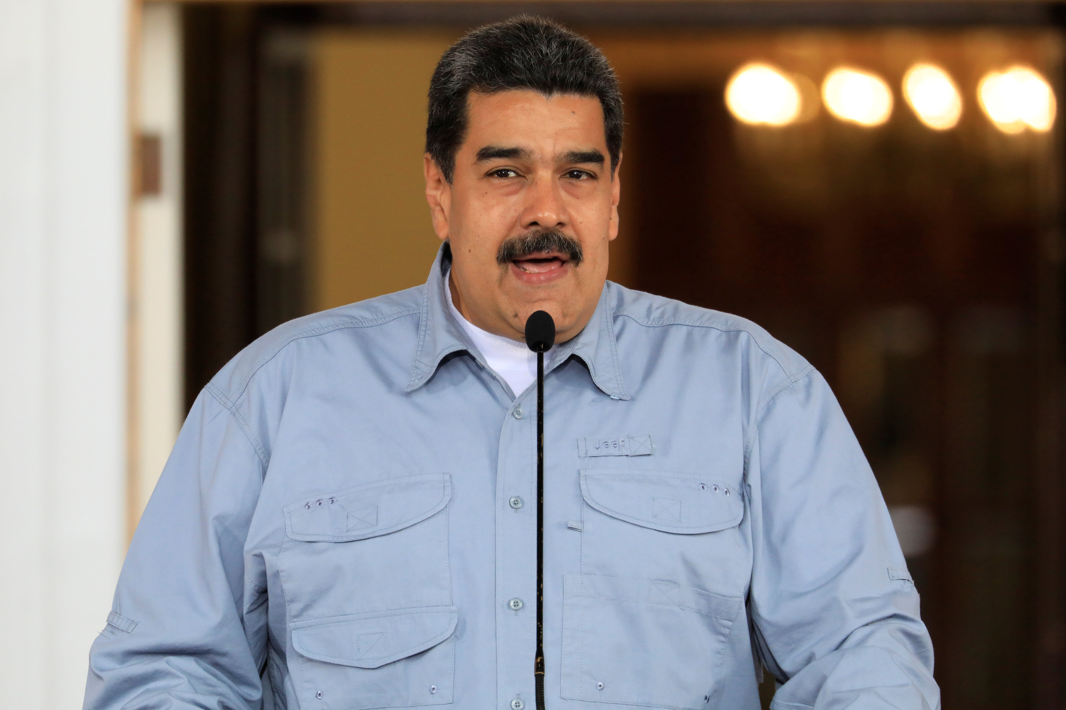 Venezuela suspende actividades comerciales y financiera Panamá