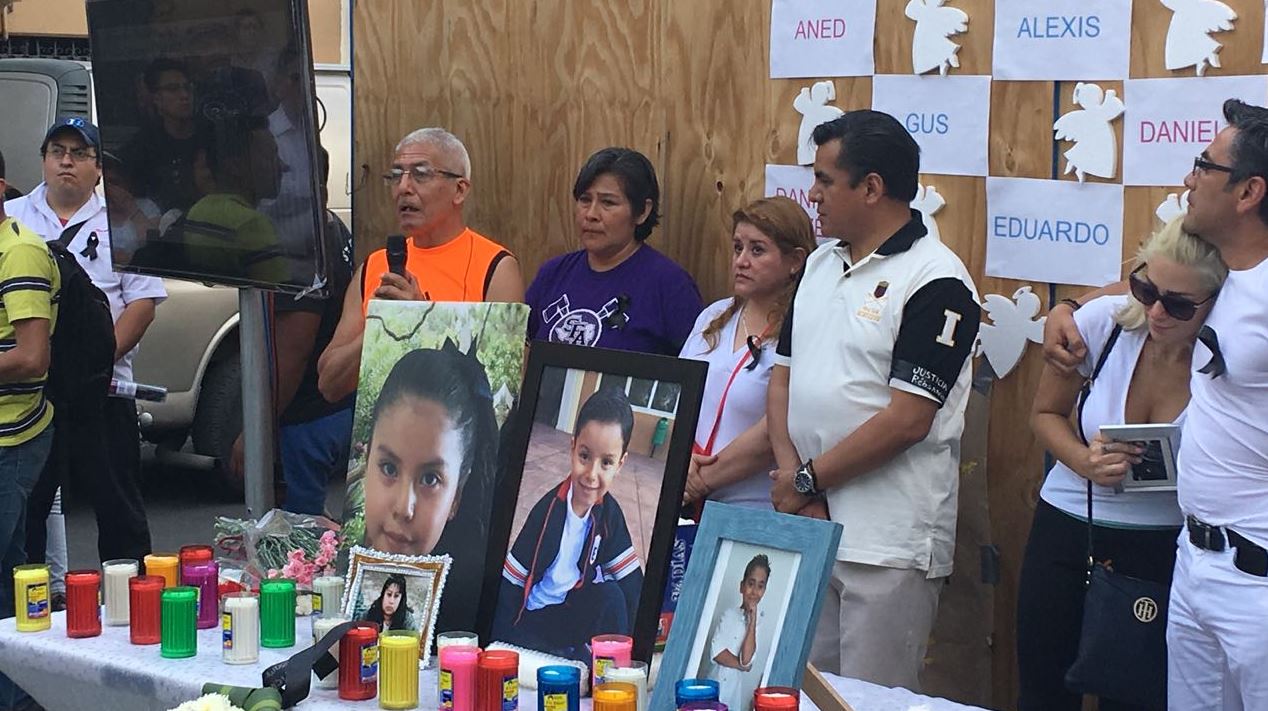 Familiares de víctimas del colegio Rébsamen exigen justicia a siete meses del sismo