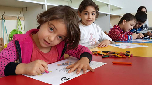 Voluntarios proyecto Fratelli ayudan refugiados sirios Líbano