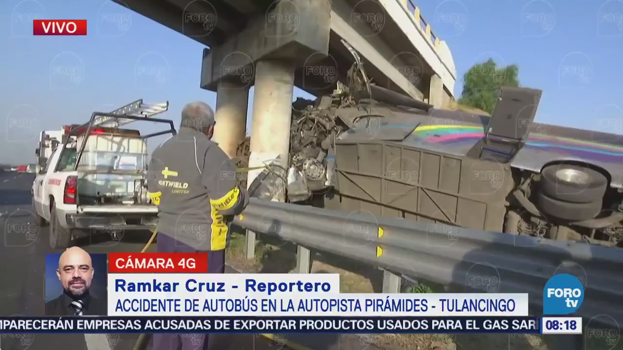 Vuelca autobús de pasajeros en autopista Pirámides-Tulancingo; hay dos muertos