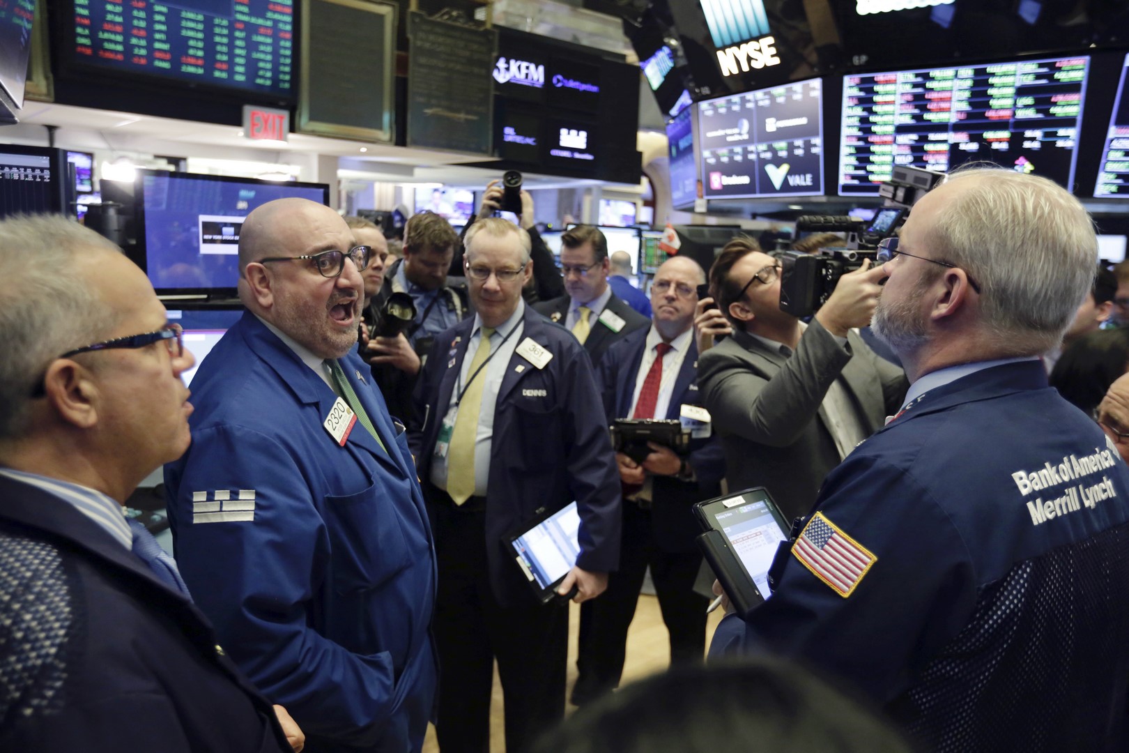 Wall Street abre al alza tras fuerte caída de acciones tecnológicas
