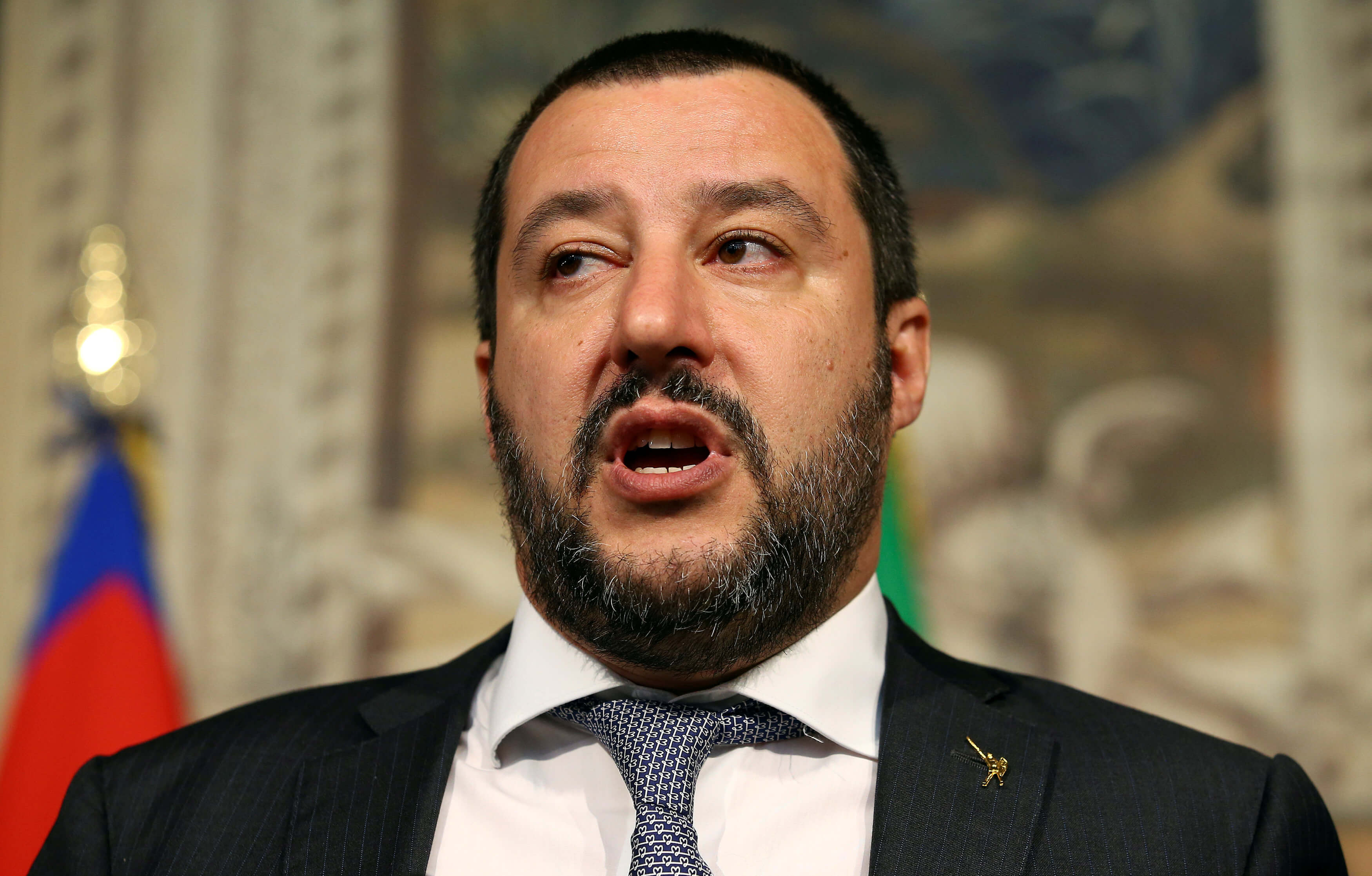 Mercados italianos sufren; filtran borrador de coalición gubernamental pedirá condonar deuda