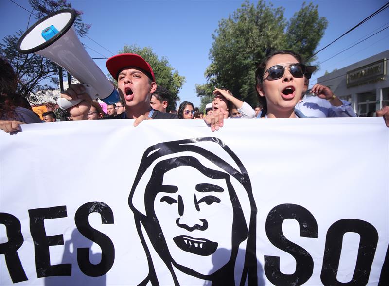 Manifestación en Guadalajara, Jalisco, por el asesinato de los estudiantes de cine