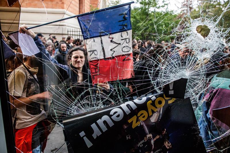protestas dia trabajo paris dejan mas cien detenidos