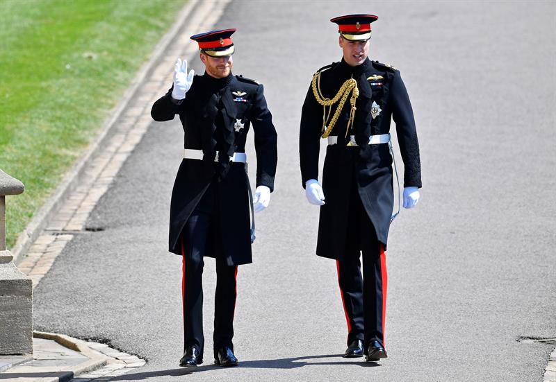 Príncipe Enrique llega al castillo de Windsor