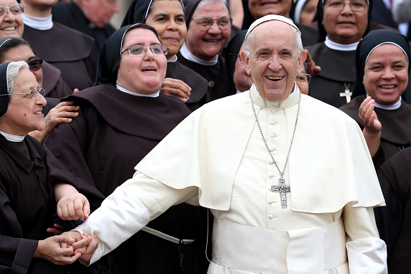 Papa Francisco asegura que “el sentido del humor nos acerca más a Dios”