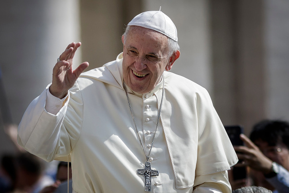 Papa llama a una total transformación eclesial en Chile