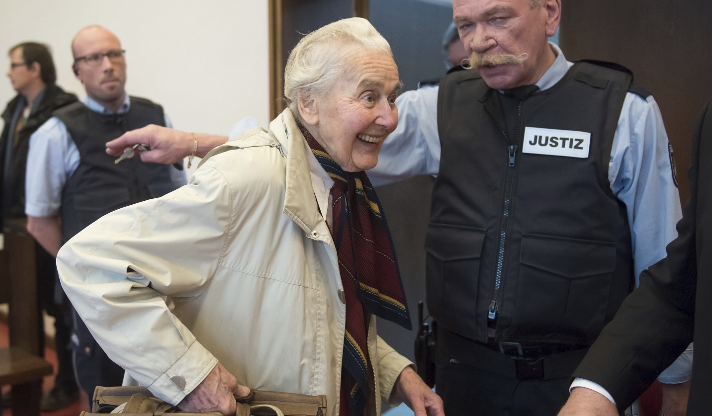 Encarcelan a alemana de 89 años por negar el Holocausto