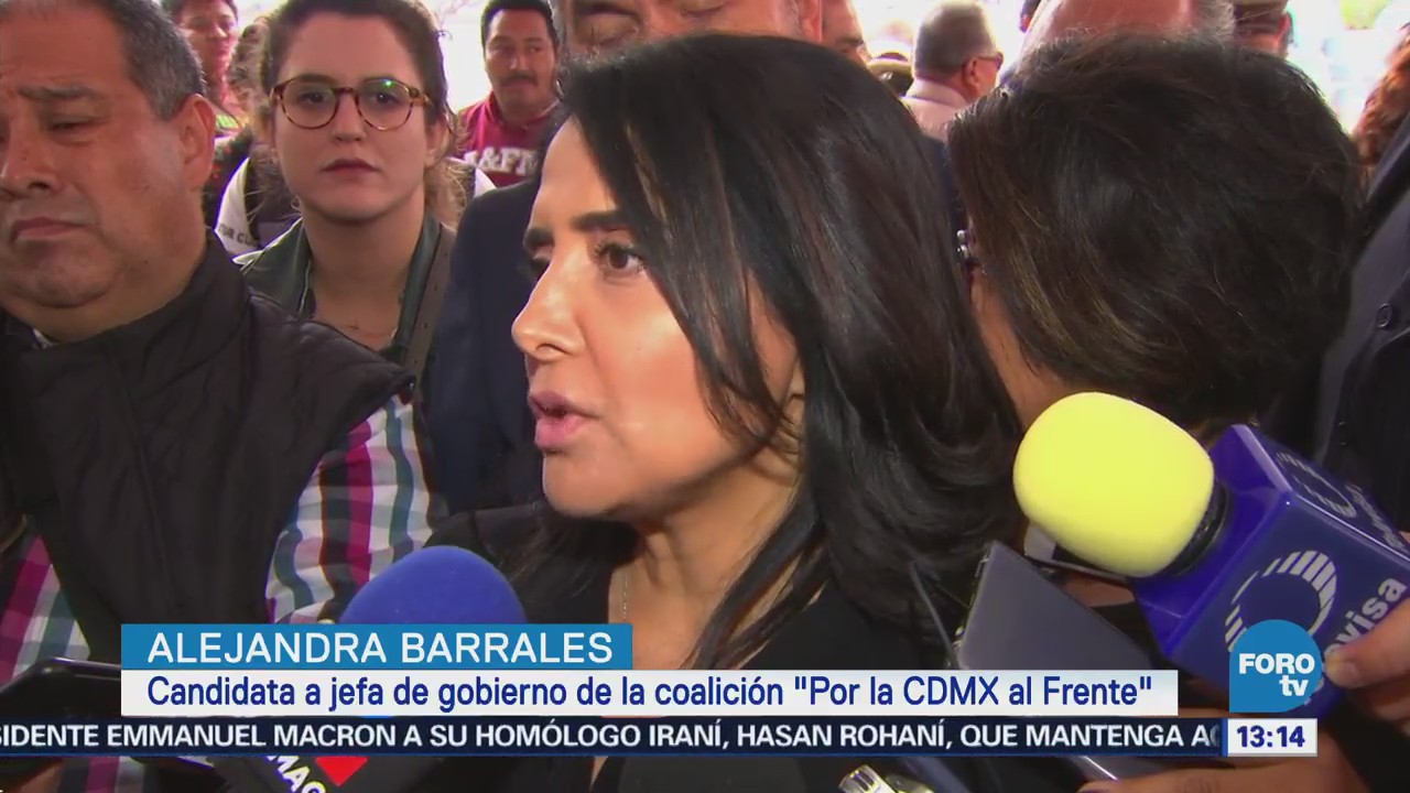 Alejandra Barrales promete apoyos de vivienda a organilleros