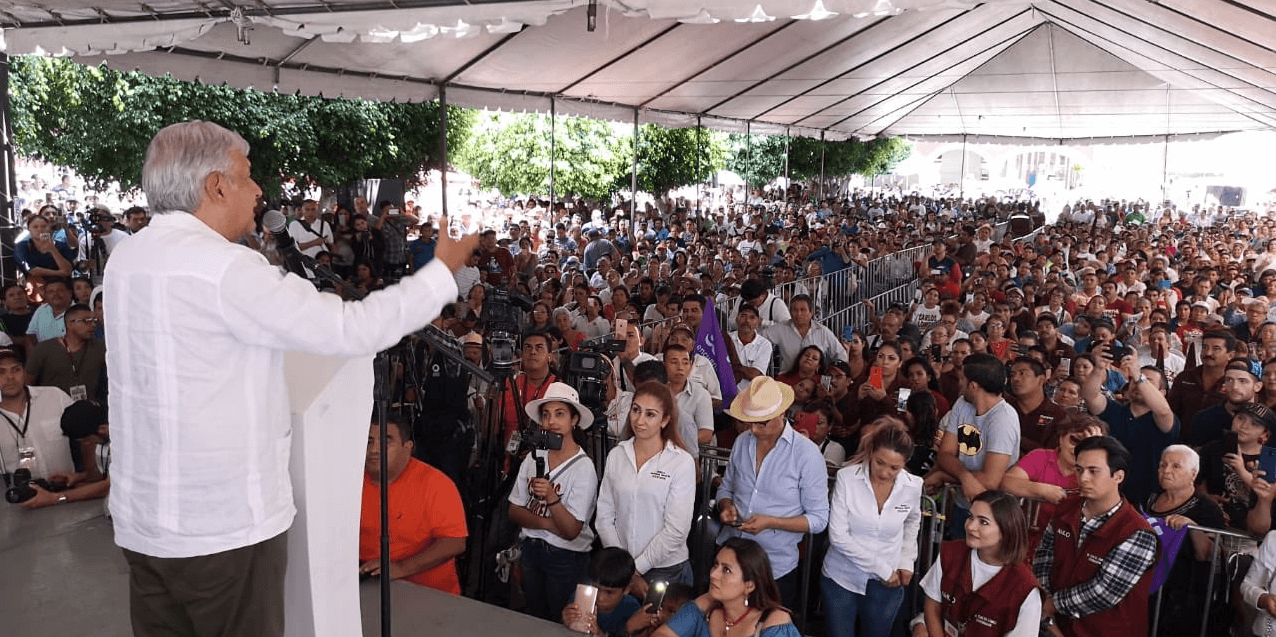 López Obrador promete un cambio de fondo en el gobierno