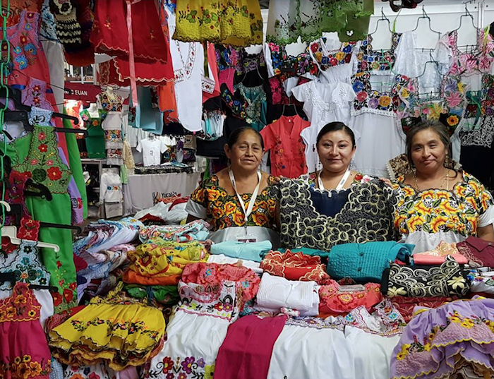 La artesanía y textiles en la Semana de Yucatán en México