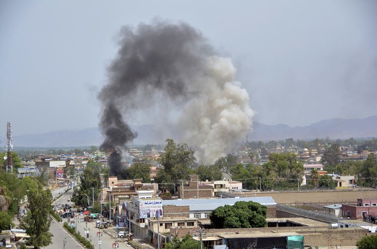 Ataque a edificio del Gobierno en Afganistán deja 18 muertos