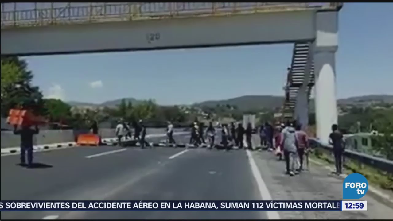 Bloquean autopista México-Puebla en el kilómetro