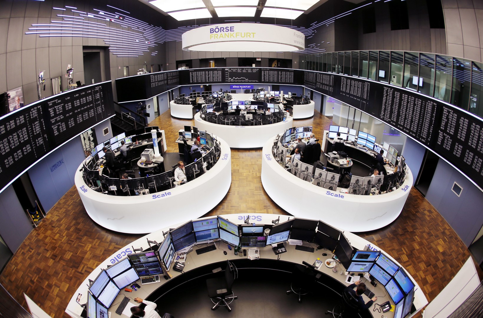 Bolsas europeas abren al alza ante alentadores reportes