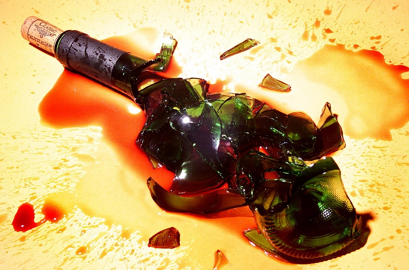 Avicii se suicidó con el cristal de una botella de vino