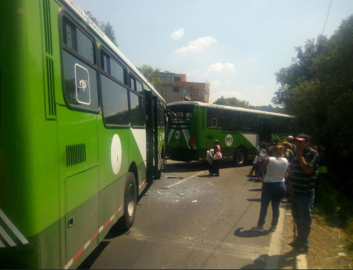 Chocan dos camiones en la México-Cuernavaca; hay 6 heridos