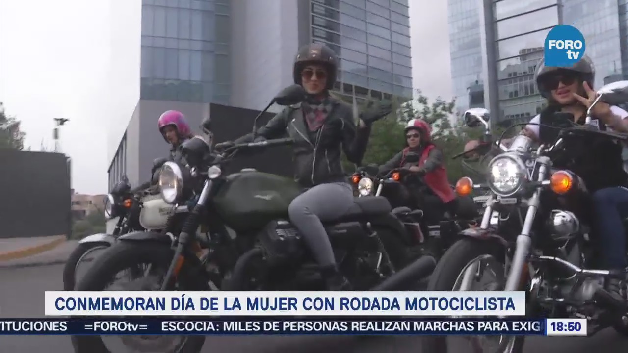 Conmemoran Día Mujer Rodada Motociclista Monumento Revolución