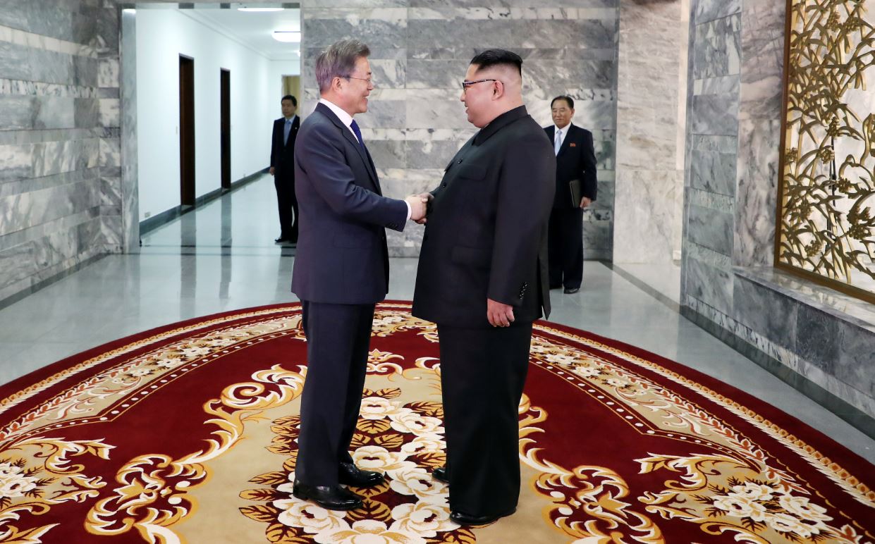 Presidente de Surcorea se reúne con Kim Jong-un para rescatar cumbre con Trump