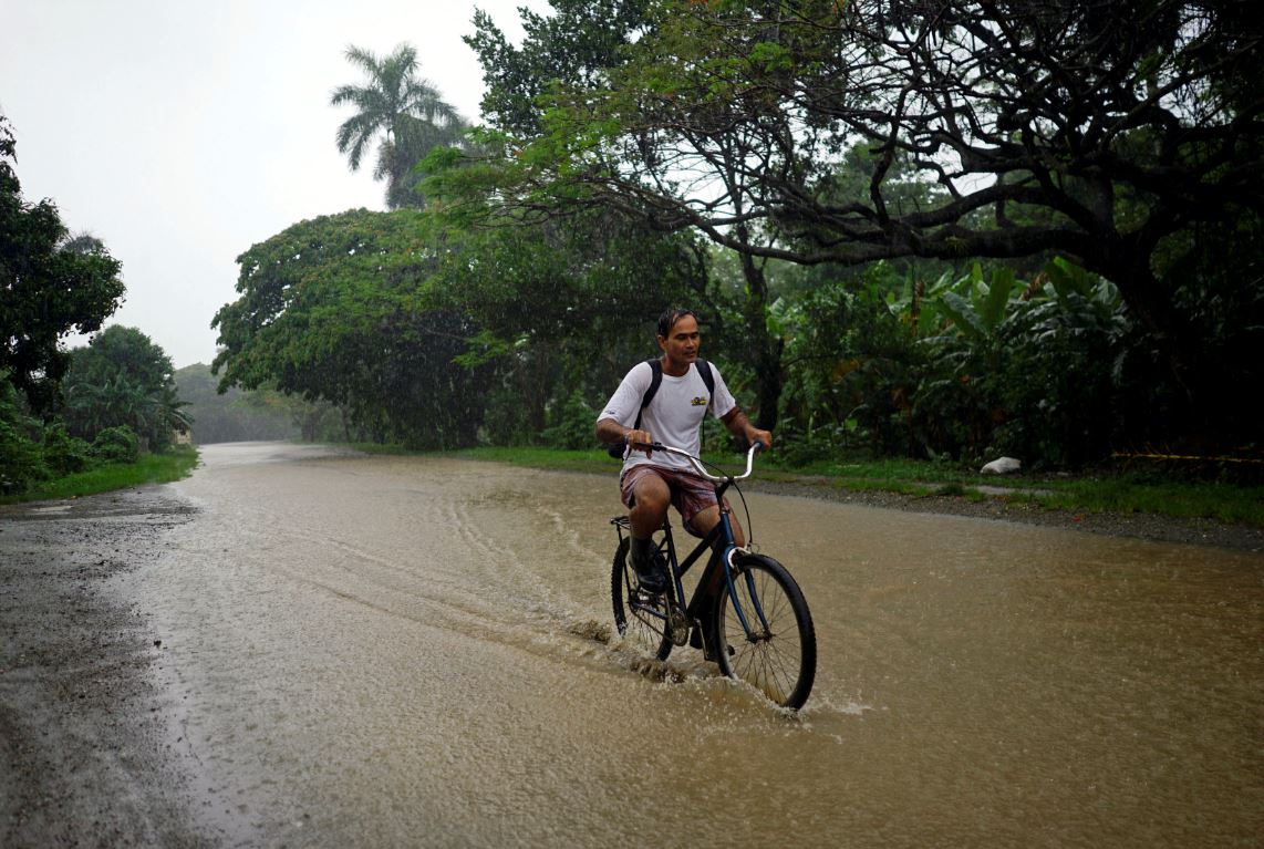 evacuados cuba tormenta alberto subtropical inundaciones