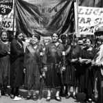 foto-marcha-en-pro-derechos-de-las-mujeres-principios-del-siglo-xx
