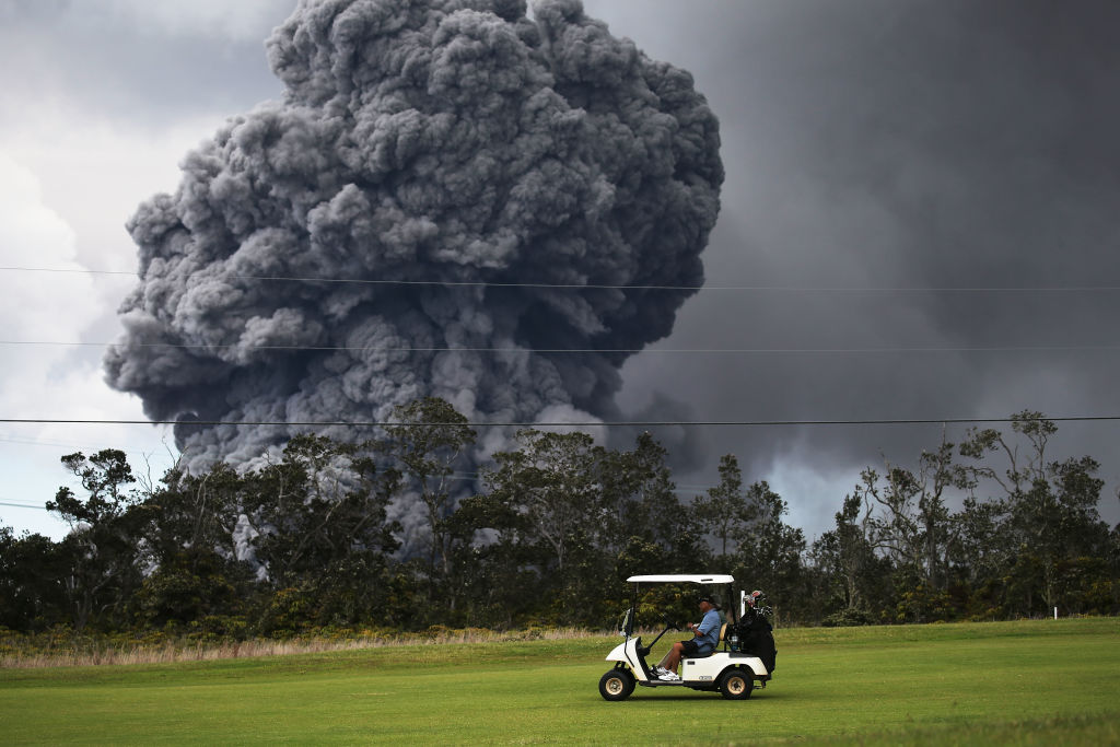 Emiten alerta roja inminente erupción volcán Kilauea