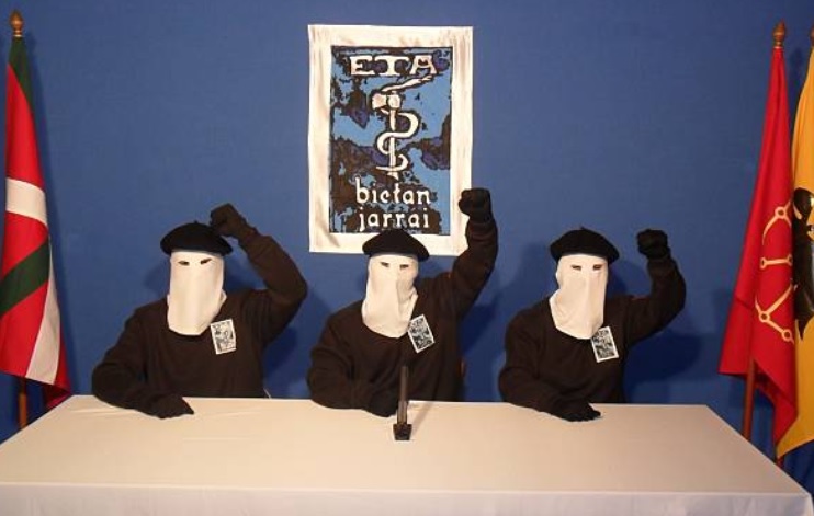 La organización terrorista ETA anuncia su disolución