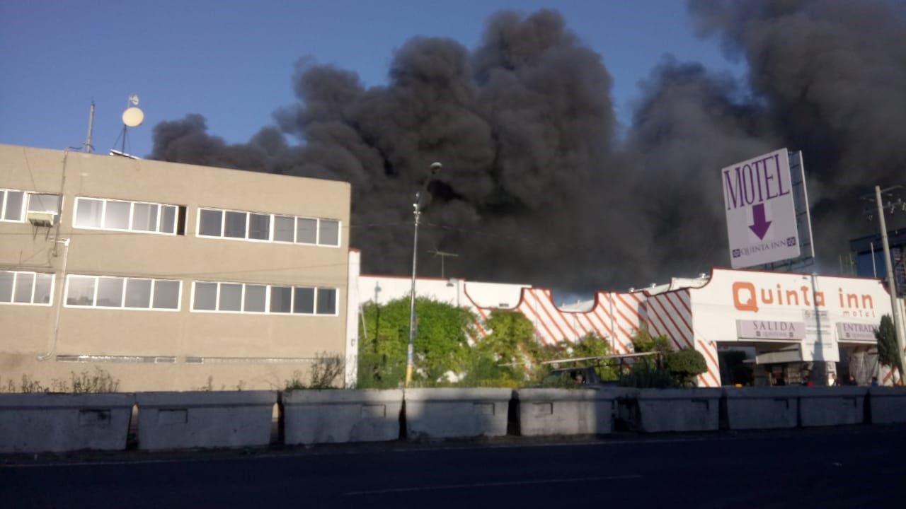 Se reporta incendio en la colonia Granjas San Antonio