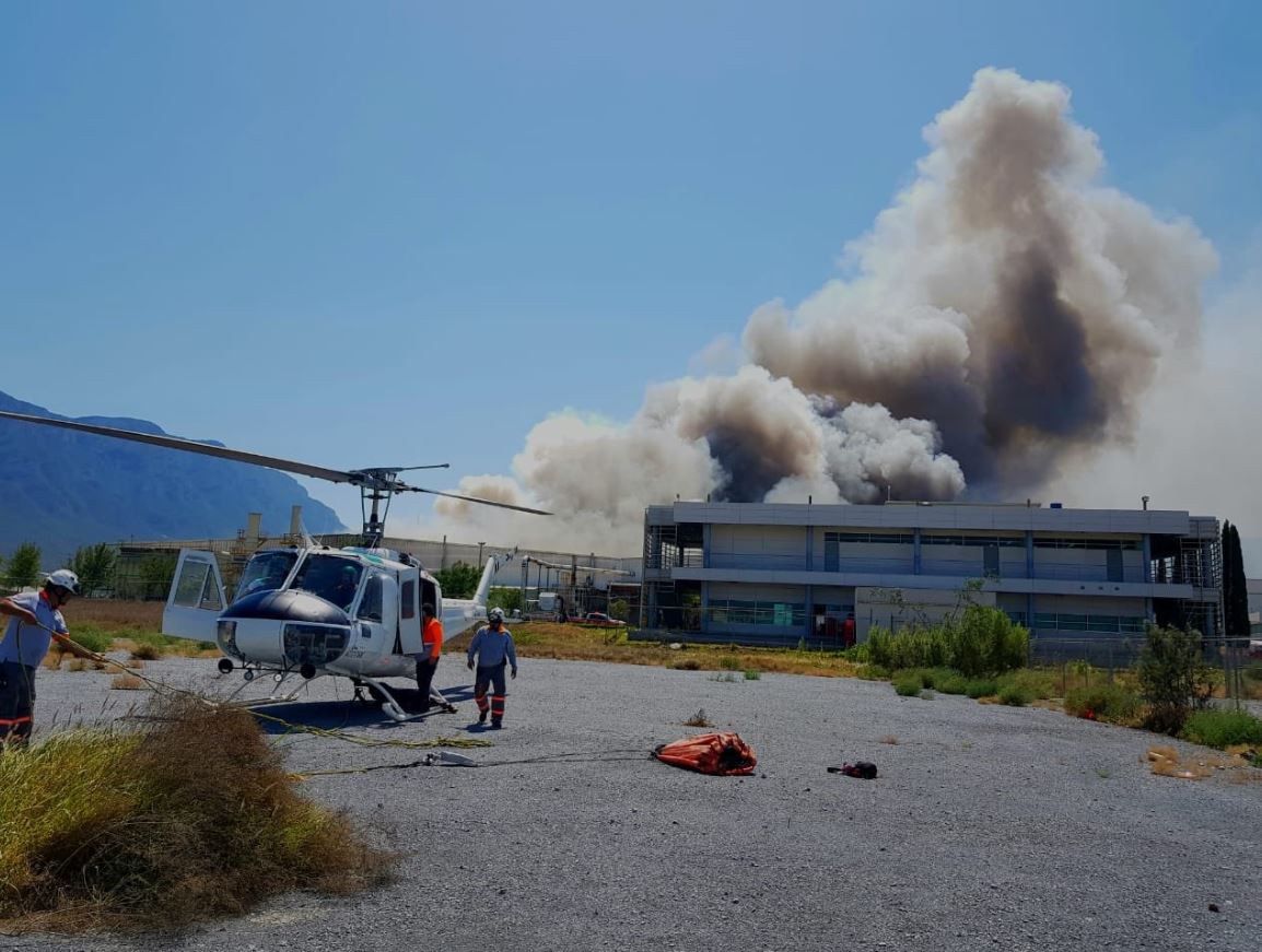 Sofocan incendio en fábrica de baterías en Santa Catarina, Nuevo León