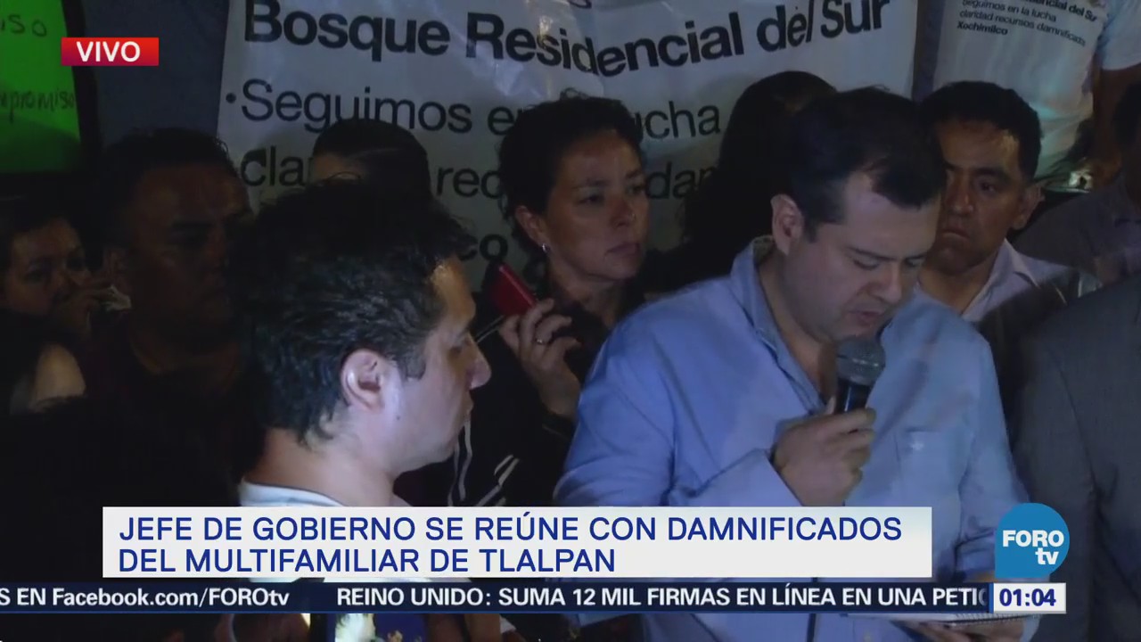 Jefe de Gobierno de Ciudad de México se reúne con damnificados en Tlalpan
