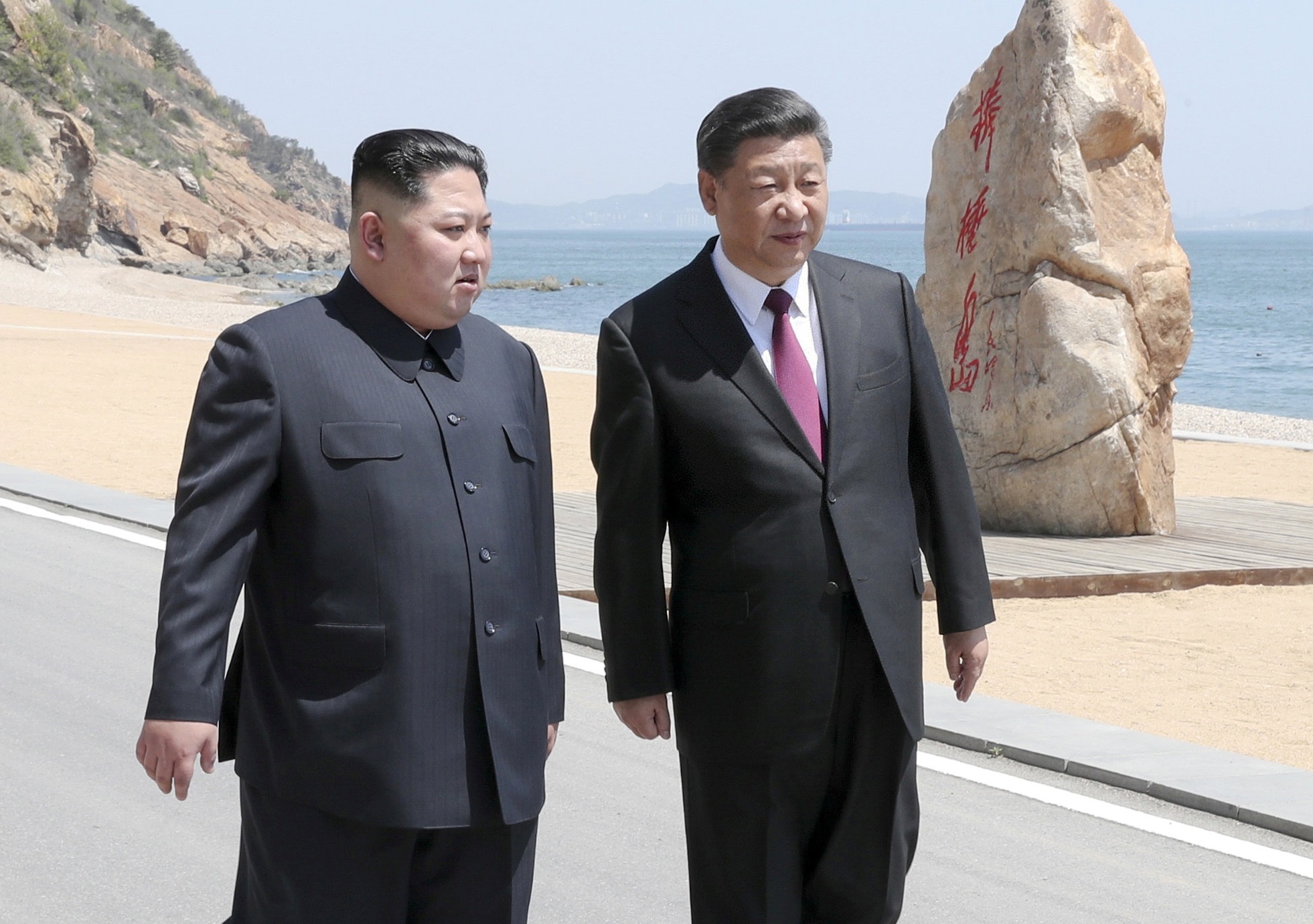 Kim Jong-un visita China y se reúne con el presidente Xi Jinping