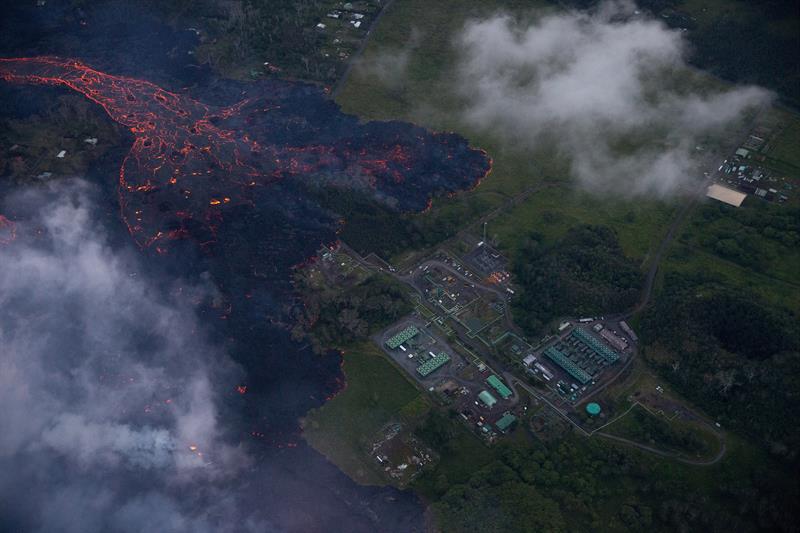Lava del Kilauea cubre pozo de planta geotérmica