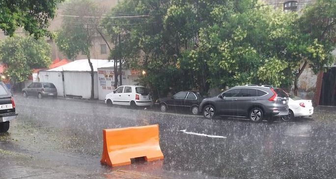lluvia y granizo provocan encharcamientos vialidades ciudad mexico