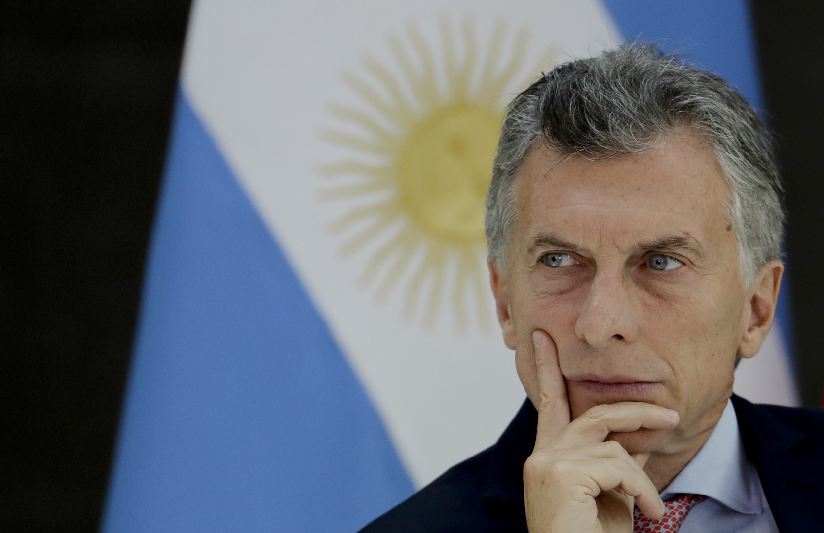 Macri negocia con FMI acuerdo para línea de apoyo