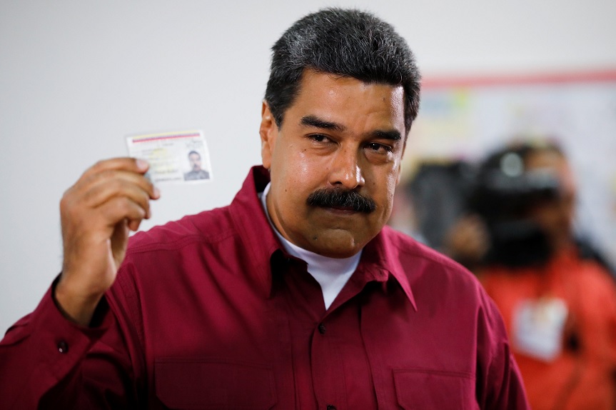 Maduro vota en las elecciones presidenciales con que busca reelegirse