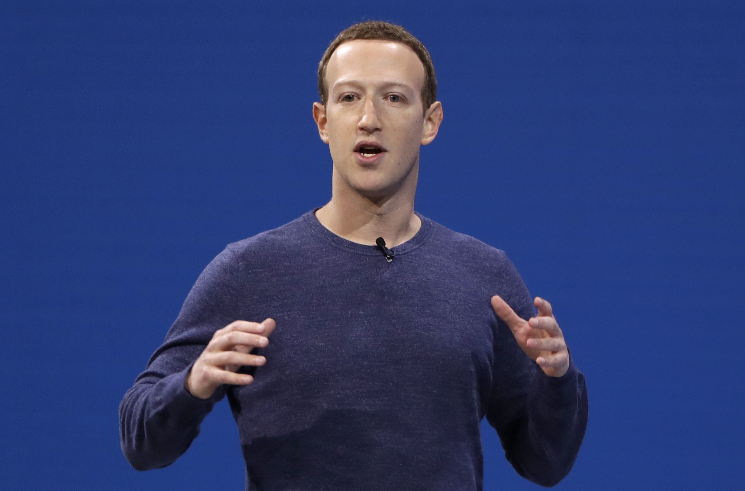 UE se dispone presionar a Zuckerberg en políticas de protección datos Facebook