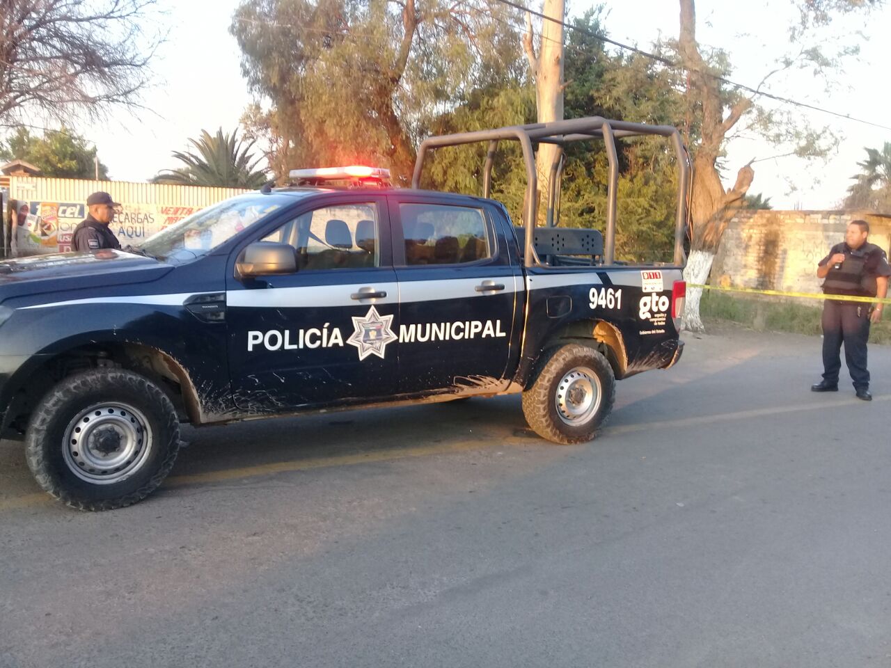 Emboscan y asesinan a tres policías municipales en Tomelópez, Irapuato