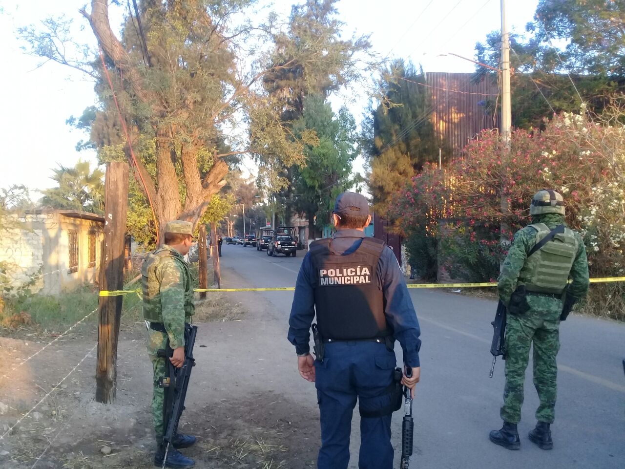 Emboscan y asesinan a tres policías municipales en Tomelópez, Irapuato