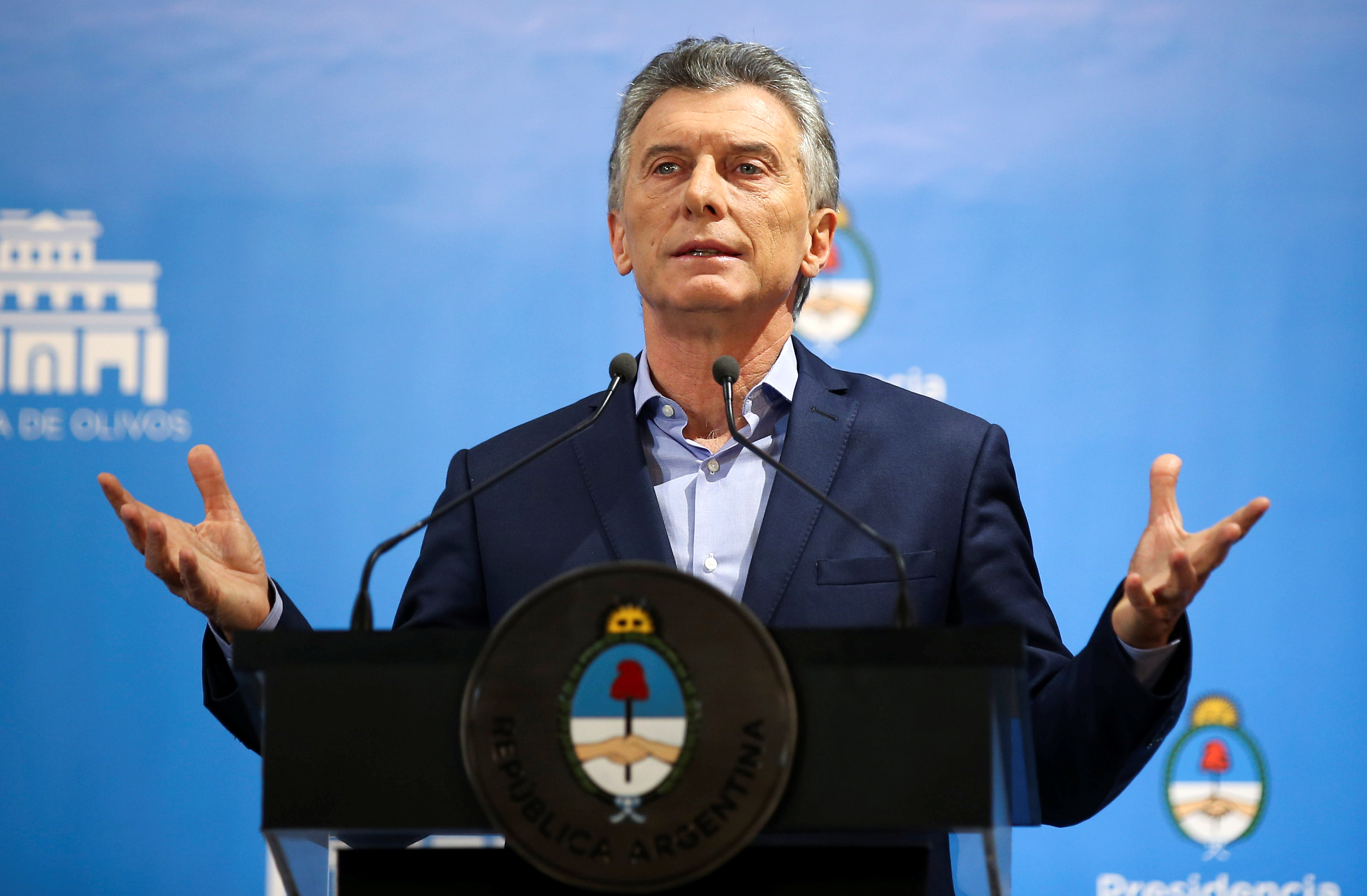 Mauricio Macri da por superada crisis cambiaria en Argentina